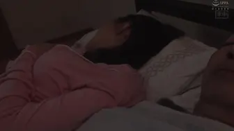 HMN-510 [中文字幕] 佐野ゆま - 想和搞不倫的人妻重頭再來一次… 從睡著的妻子背後塞進插入媚藥肉棒！讓她沉淪超超慢速抽插中出抽搐SEX數次渴求直到早上
