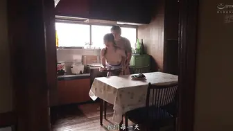 MEYD-866 [中文字幕] 天海つばさ - 閉門反省中性欲不減誘惑男人的爆乳人妻 高潮了好幾次也還不夠…盛夏的絶倫汗水性交
