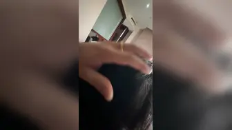 素人蜂腰蜜桃臀反差母狗被金主牵狗猛操